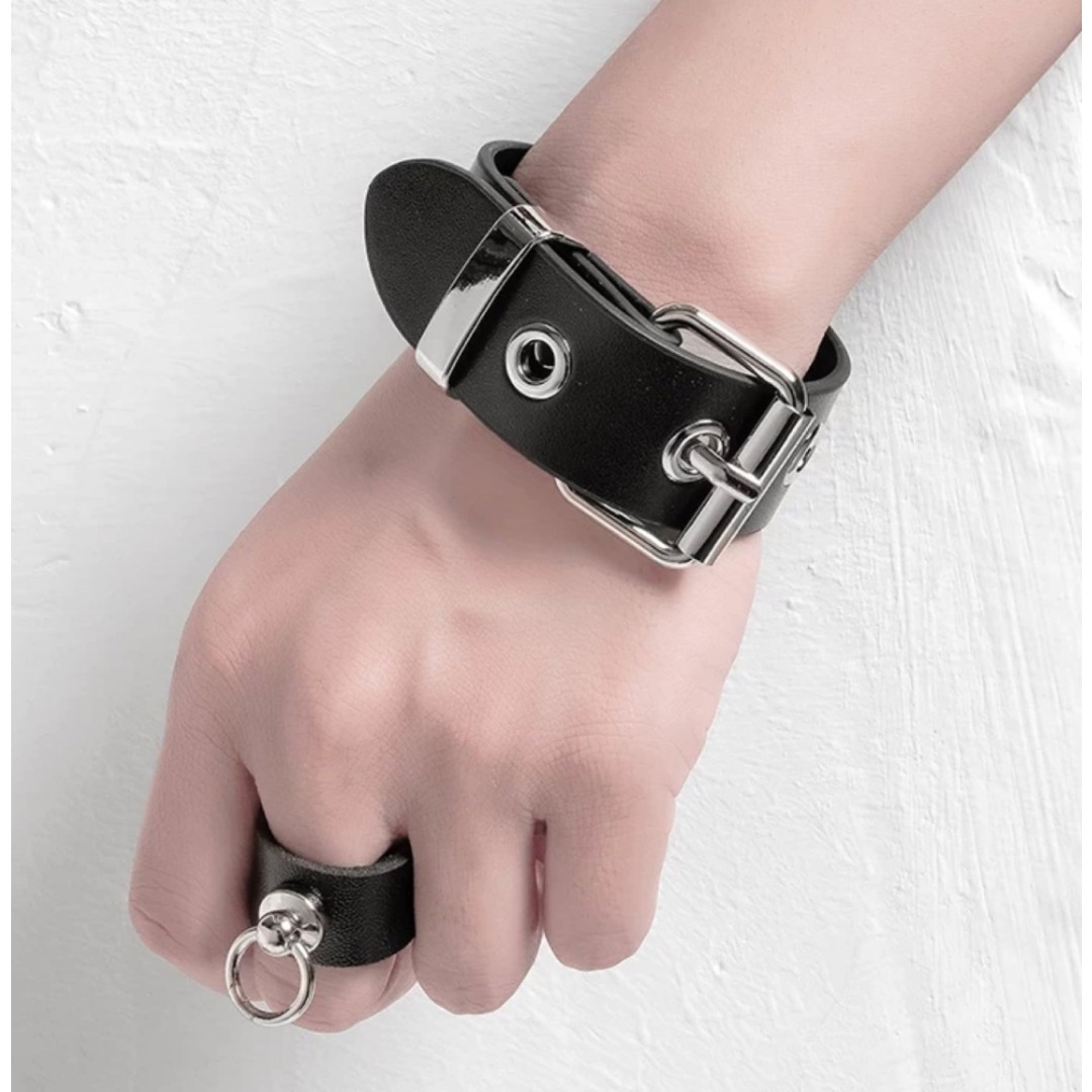 【本日限定】レトロ　メンズ　ブラック　シルバー　韓国　ブレスレット　ユニセックス メンズのアクセサリー(ブレスレット)の商品写真
