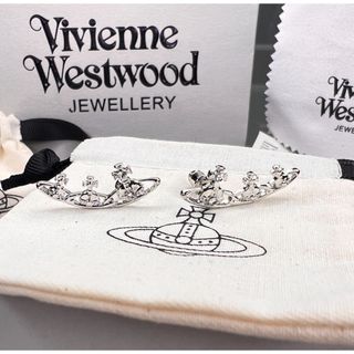 ヴィヴィアンウエストウッド(Vivienne Westwood)のヴィヴィアンウエストウッド  3連オーブピアス(ピアス)