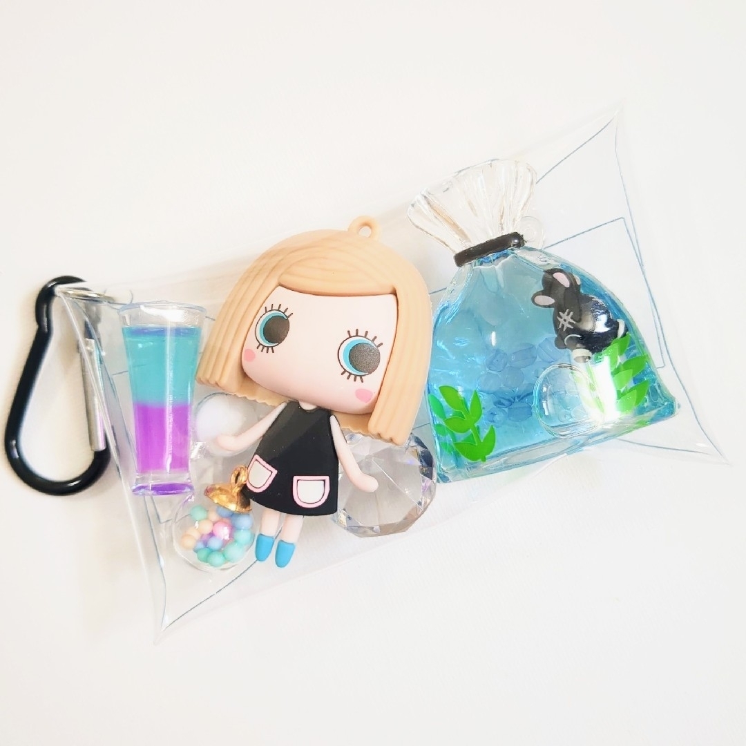 ATAO(アタオ)のイルメール ILEMER ガチャ詰めポーチ オイルチャーム 金魚 黒 クリア レディースのファッション小物(キーホルダー)の商品写真