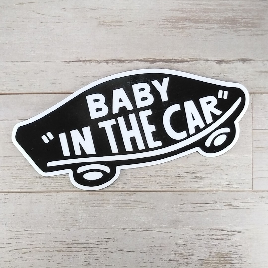 BABY IN CARマグネットステッカー VANSベイビーベビーインカー 自動車/バイクの自動車(車外アクセサリ)の商品写真
