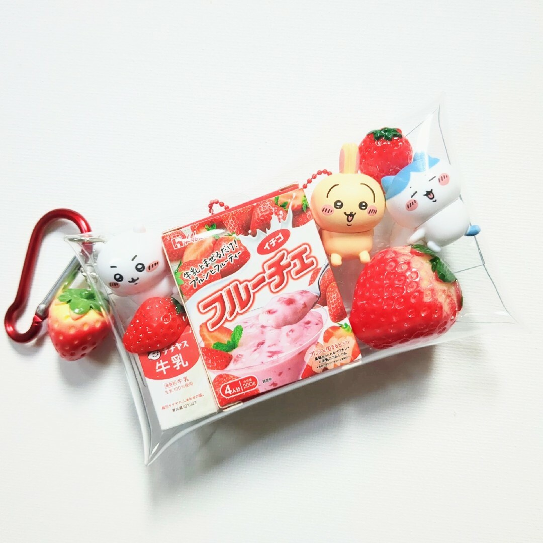 ちいかわ ハチワレ うさぎ ガチャ詰めポーチ フルーチェ いちご エンタメ/ホビーのおもちゃ/ぬいぐるみ(キャラクターグッズ)の商品写真