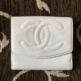 シャネル(CHANEL)のシャネルホワイトレザー折り財布(財布)