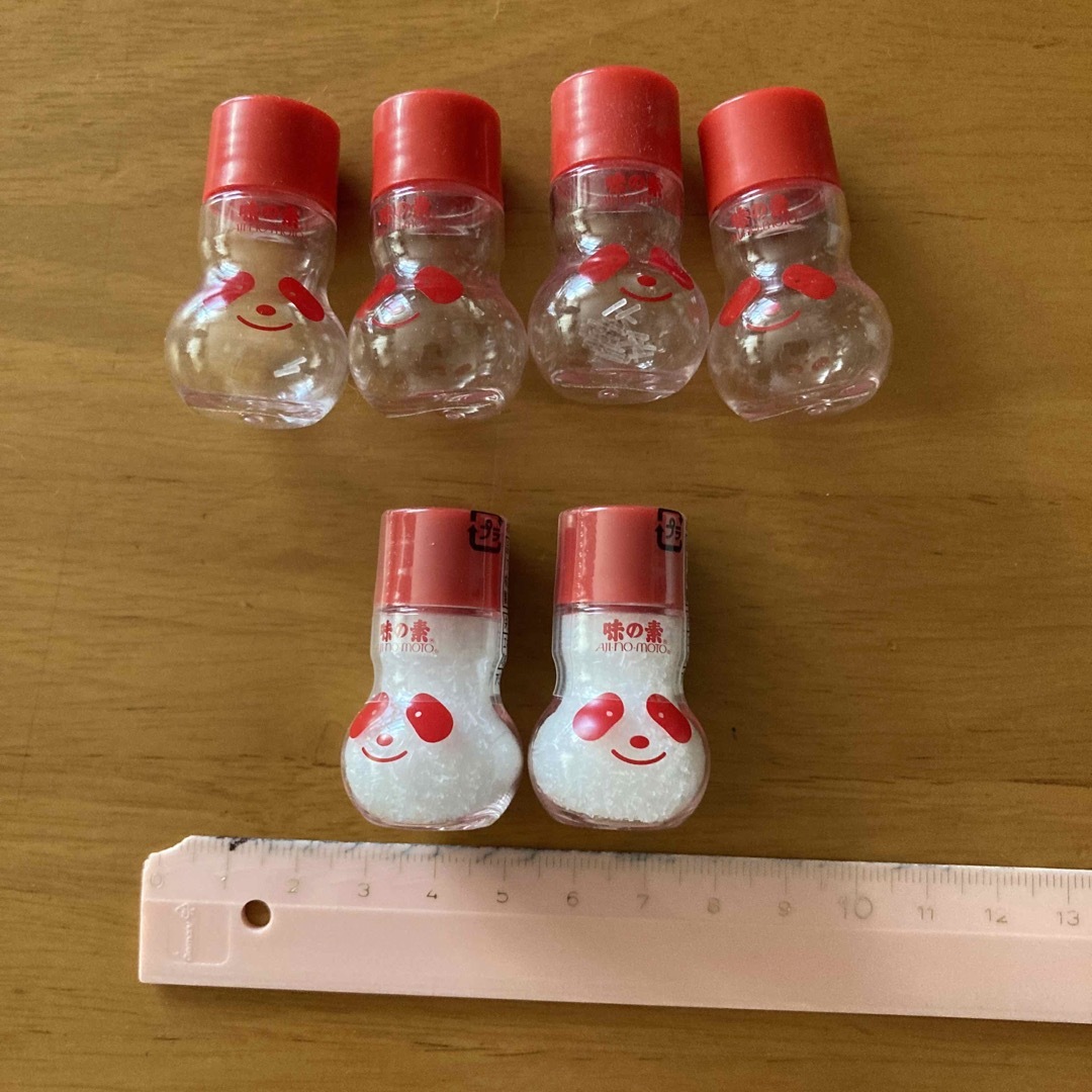 味の素 パンダ小さい容器 中身入り2ヶ カラ容器4ヶ エンタメ/ホビーのおもちゃ/ぬいぐるみ(キャラクターグッズ)の商品写真