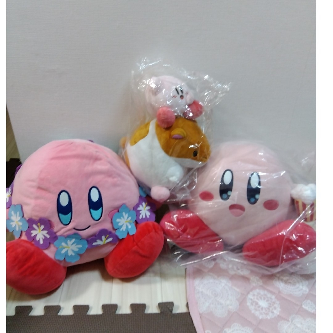 カービィ ぬいぐるみ 3個セット エンタメ/ホビーのおもちゃ/ぬいぐるみ(キャラクターグッズ)の商品写真