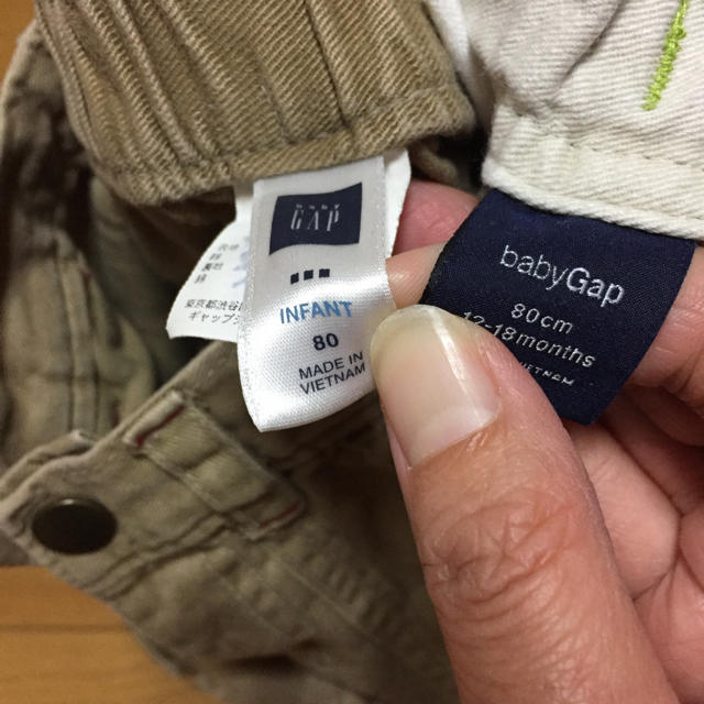 babyGAP(ベビーギャップ)のbabyGAP パンツ2枚セット 80 キッズ/ベビー/マタニティのベビー服(~85cm)(パンツ)の商品写真