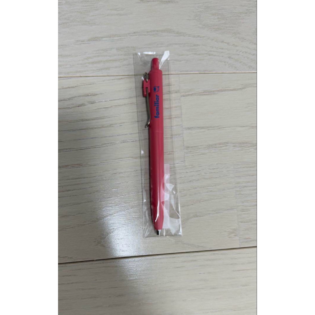 familiar(ファミリア)のファミリア familiar ボールペン レッド 黒色インク 約0.5mm インテリア/住まい/日用品の文房具(ペン/マーカー)の商品写真