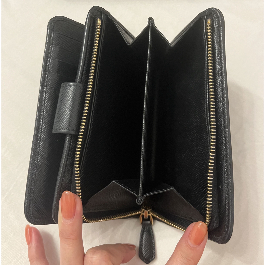 最終決算 PRADA 二つ折り財布 サフィアーノレザー ブラック 美品・PRADA - 小物