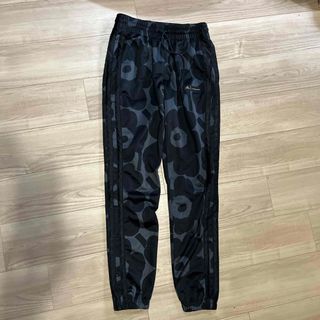 アディダス(adidas)のアディダス　マリメッコ  ジャージパンツ　M(その他)