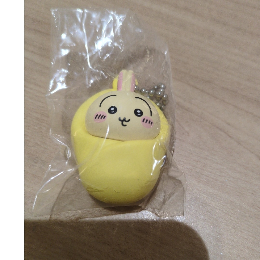 ちいかわ おくるみマスコットチャーム うさきぎ エンタメ/ホビーのおもちゃ/ぬいぐるみ(キャラクターグッズ)の商品写真