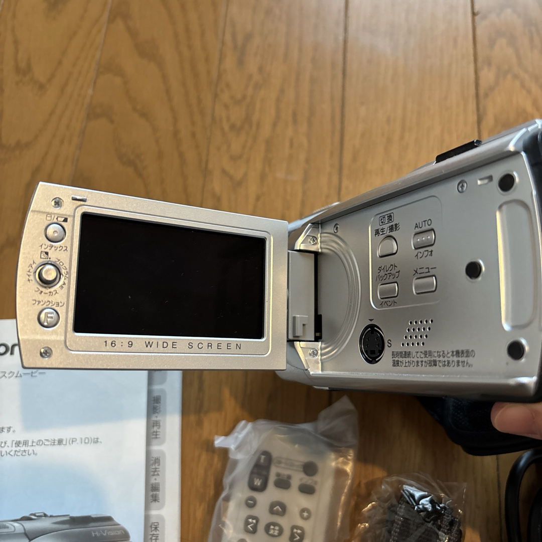 Victor(ビクター)のVictor ビデオカメラ　GZ-HD3 スマホ/家電/カメラのカメラ(ビデオカメラ)の商品写真
