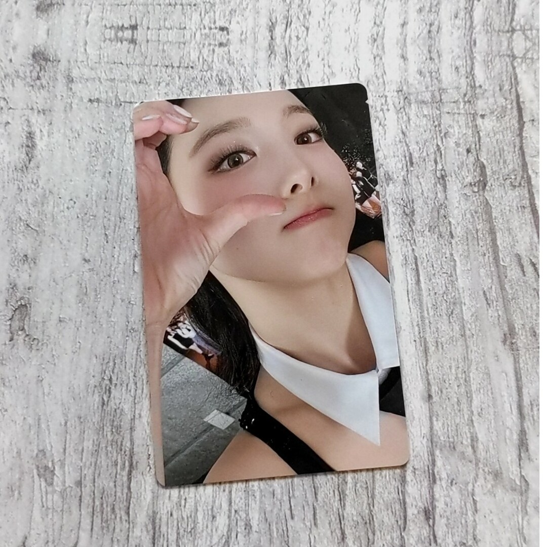 TWICE(トゥワイス)のTWICE ソウルコン DVDトレカ(ナヨン) エンタメ/ホビーのCD(K-POP/アジア)の商品写真