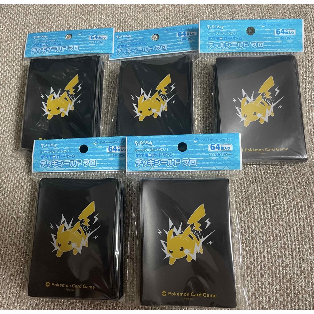 ポケモン(ポケモン)のポケモンカード デッキシールド プロ ピカチュウ 64枚入 5セット エンタメ/ホビーのトレーディングカード(カードサプライ/アクセサリ)の商品写真