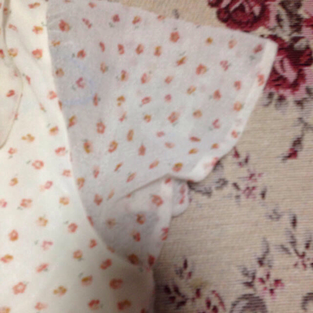 anySiS(エニィスィス)のanysis花柄トップス♡ホワイト レディースのトップス(カットソー(半袖/袖なし))の商品写真