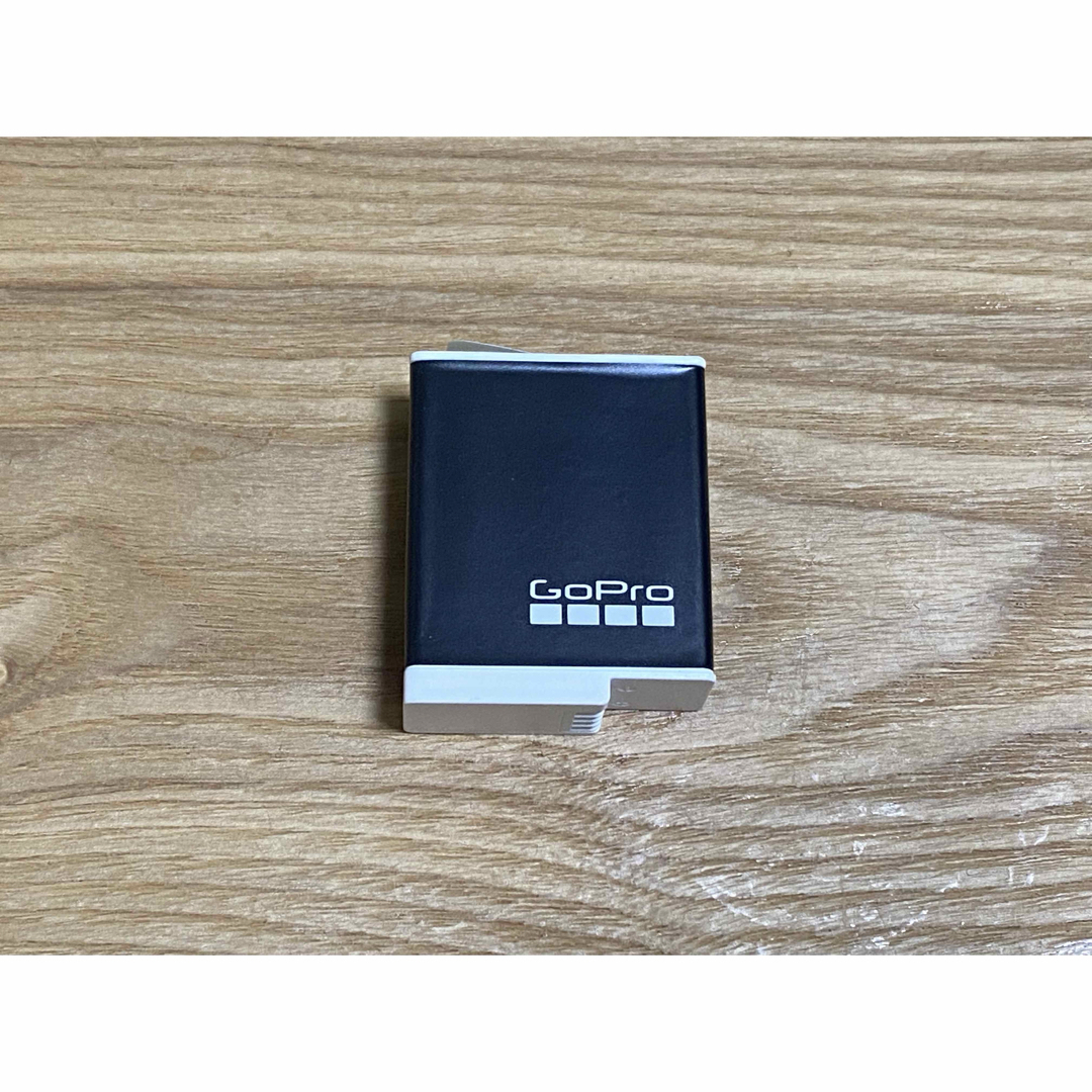 GoPro(ゴープロ)の【週末特価 】GoPro純正 Enduroバッテリー スマホ/家電/カメラのカメラ(ビデオカメラ)の商品写真