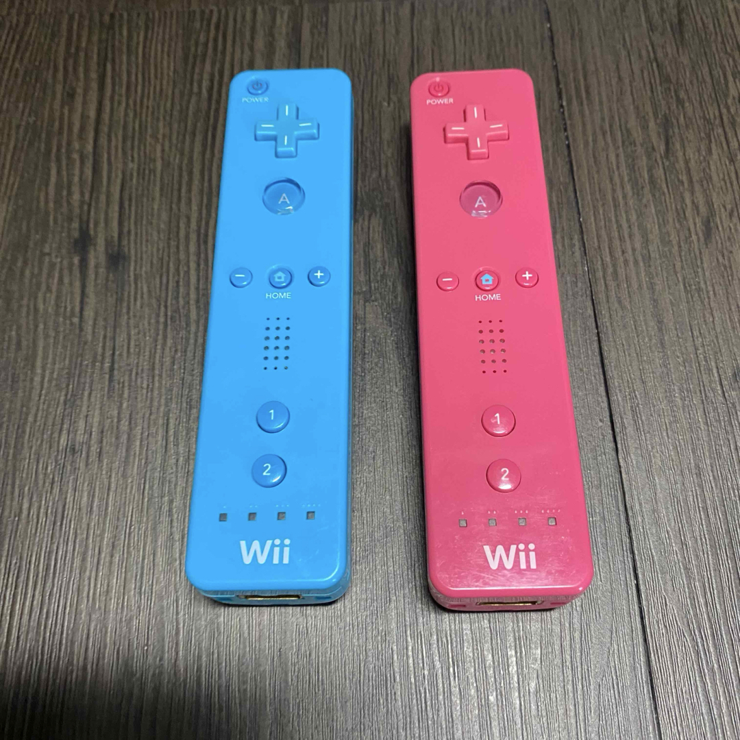 匿名配送 送料無料 任天堂純正 wiiリモコン 2個セット エンタメ/ホビーのゲームソフト/ゲーム機本体(家庭用ゲーム機本体)の商品写真