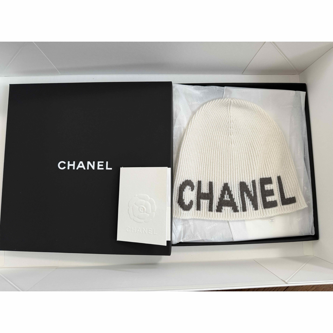 CHANEL(シャネル)の新品未使用♡CHANEL ニット帽♡ レディースの帽子(ニット帽/ビーニー)の商品写真