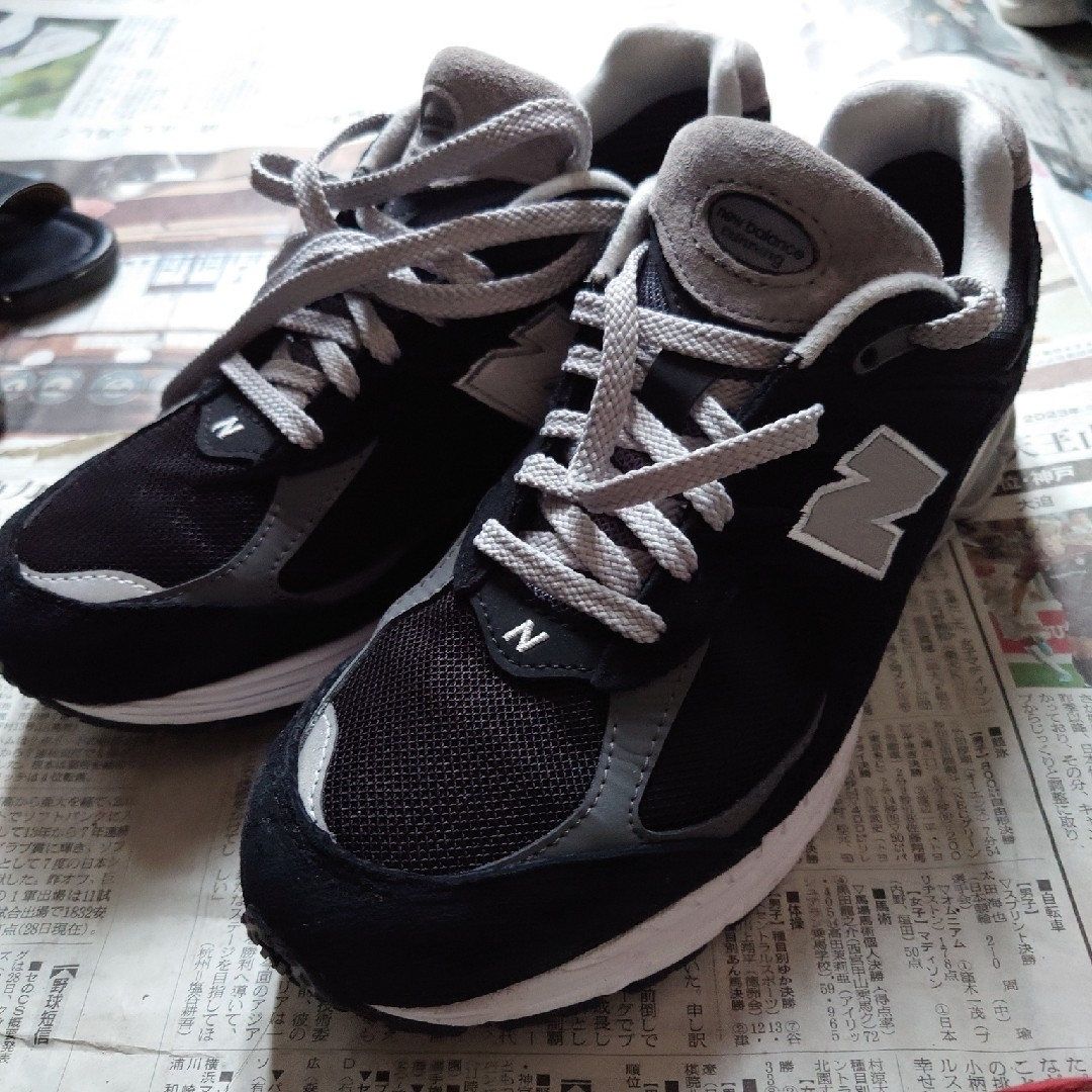 New Balance(ニューバランス)のニューバランス 2002 ブラック メンズの靴/シューズ(スニーカー)の商品写真