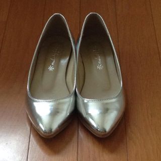 シルバー ローヒールパンプス 新品(ハイヒール/パンプス)