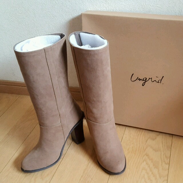 Ungrid(アングリッド)のungrid♥ミドル丈フェイクスウェードブーツ レディースの靴/シューズ(ブーツ)の商品写真