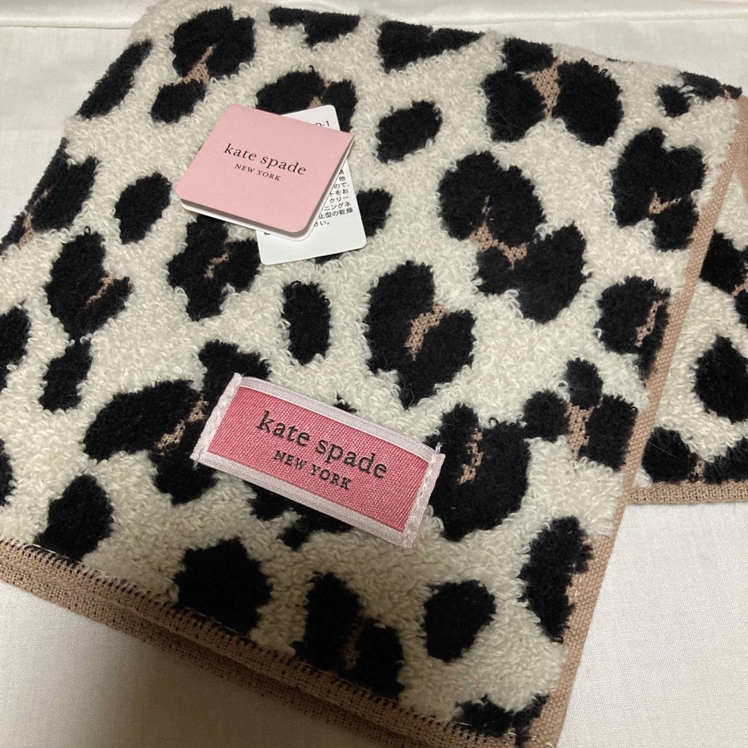 kate spade NEW YORK(ケイトスペードニューヨーク)のケイトスペード レオパード柄タオルハンカチ レディースのファッション小物(ハンカチ)の商品写真