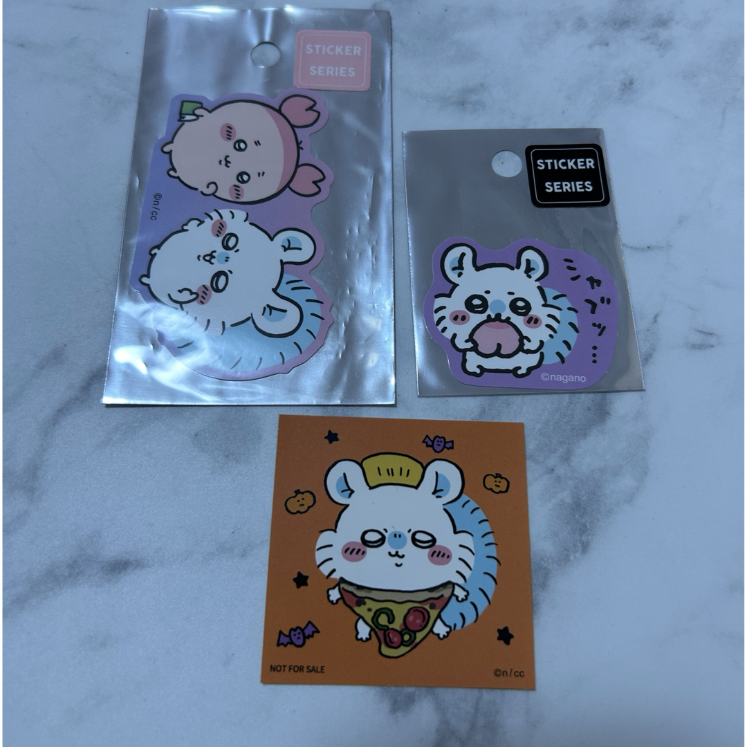 ちいかわ ノベルティ ステッカー ハロウィン モモンガ 古本屋 カニちゃん エンタメ/ホビーのおもちゃ/ぬいぐるみ(キャラクターグッズ)の商品写真