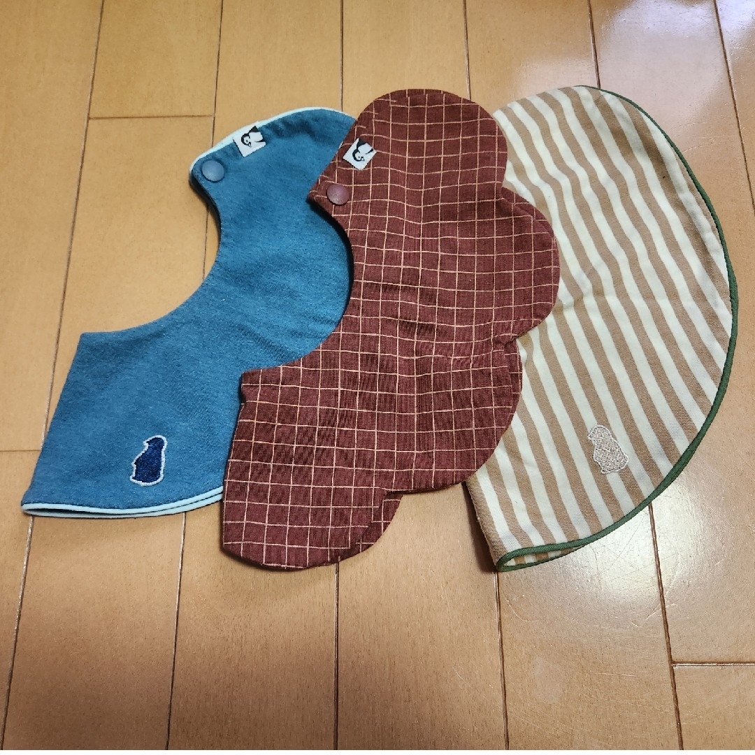 Konny(コニー)のコニー スタイ 3枚セット キッズ/ベビー/マタニティのこども用ファッション小物(ベビースタイ/よだれかけ)の商品写真
