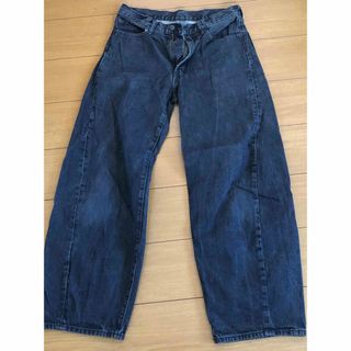 ジーユー(GU)のGU ブラックデニムパンツ　サイズ30インチ　W＝76cm(デニム/ジーンズ)