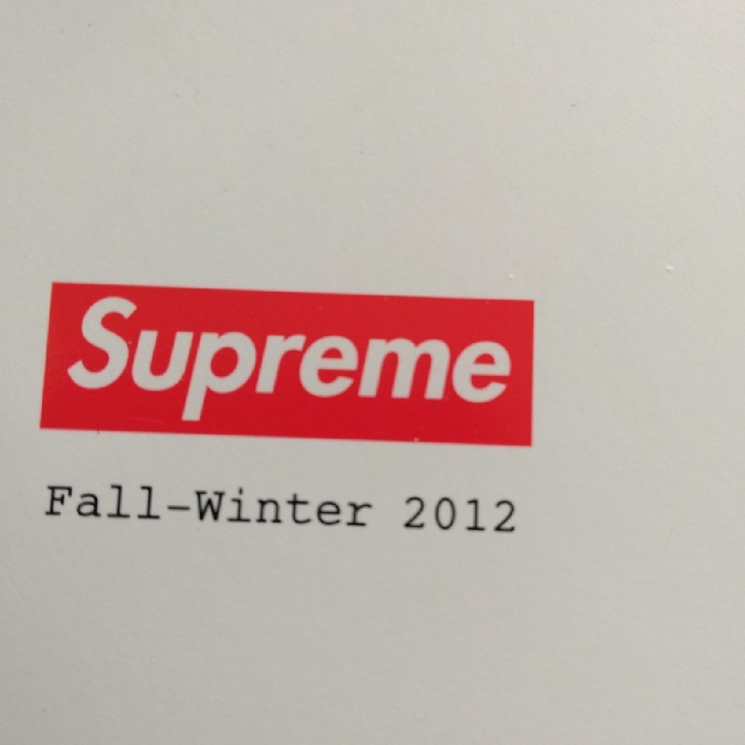 Supreme(シュプリーム)のsupreme 2012 Fall Winter カタログ エンタメ/ホビーの雑誌(ファッション)の商品写真