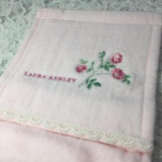 ローラアシュレイ(LAURA ASHLEY)の❤️ローラアシュレイのペーパーホルダー❤️(日用品/生活雑貨)