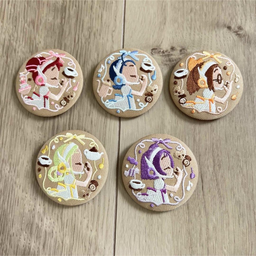 BANDAI(バンダイ)のおジャ魔女どれみ 刺繍缶バッジ パティシエ服 コンプリート エンタメ/ホビーのおもちゃ/ぬいぐるみ(キャラクターグッズ)の商品写真