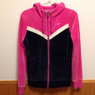 ナイキ(NIKE)の☆ナイキのパーカー☆(パーカー)