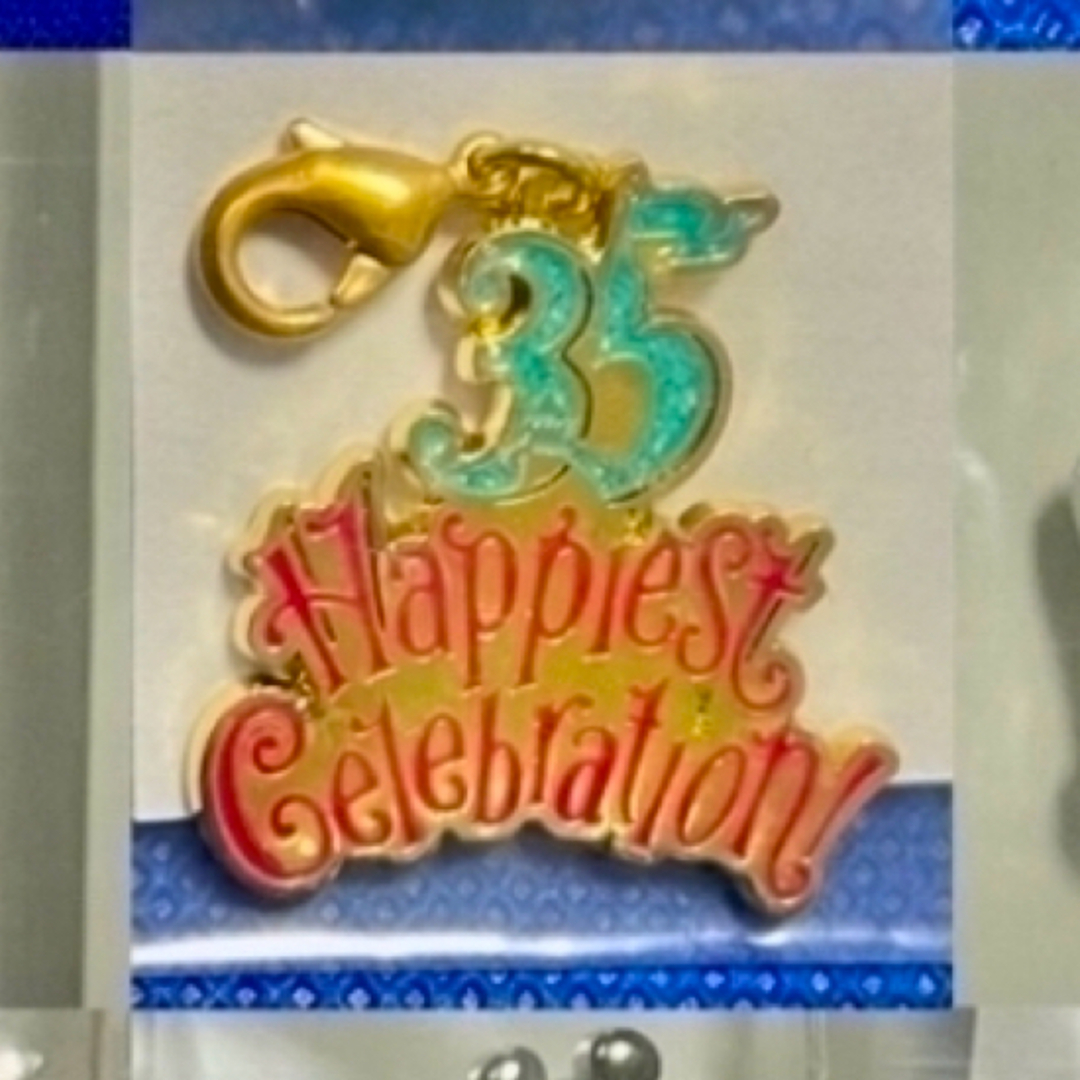 Disney(ディズニー)のTDR⭐️35周年⭐️タイムオブセレブレーション⭐️35周年チャーム❣️ エンタメ/ホビーのおもちゃ/ぬいぐるみ(キャラクターグッズ)の商品写真