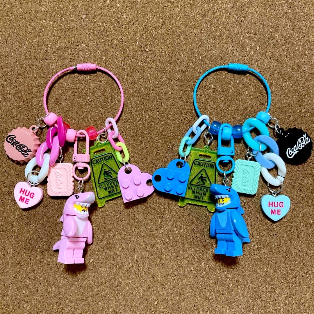 じゃらじゃらキーホルダー サメレゴ互換 2つセット エンタメ/ホビーのおもちゃ/ぬいぐるみ(キャラクターグッズ)の商品写真