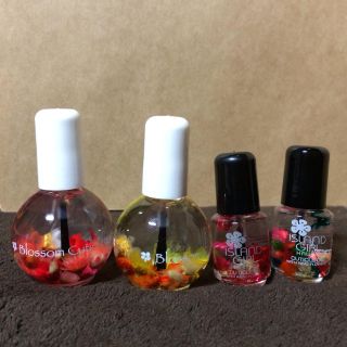 花入りネイルオイルの通販 By Lalala ラクマ 花入りネイルオイルの通販 By Lalala ラクマ