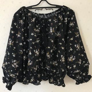 ページボーイ(PAGEBOY)の花柄ギャザーブラウス（sar様専用）(カットソー(長袖/七分))