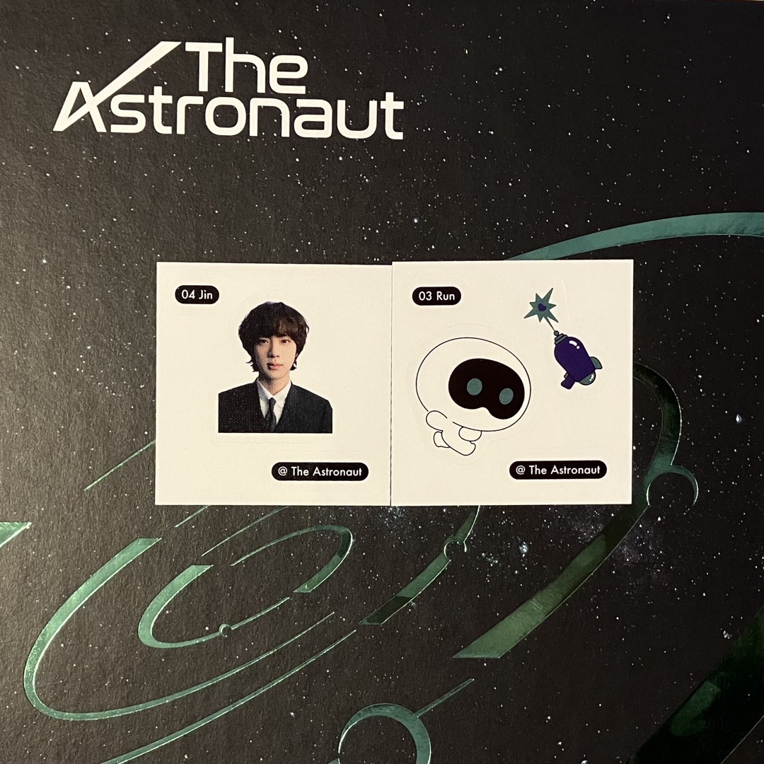 防弾少年団(BTS)(ボウダンショウネンダン)のBTS JIN『The Astronaut』ランダム ステッカー 2枚セット エンタメ/ホビーのタレントグッズ(アイドルグッズ)の商品写真