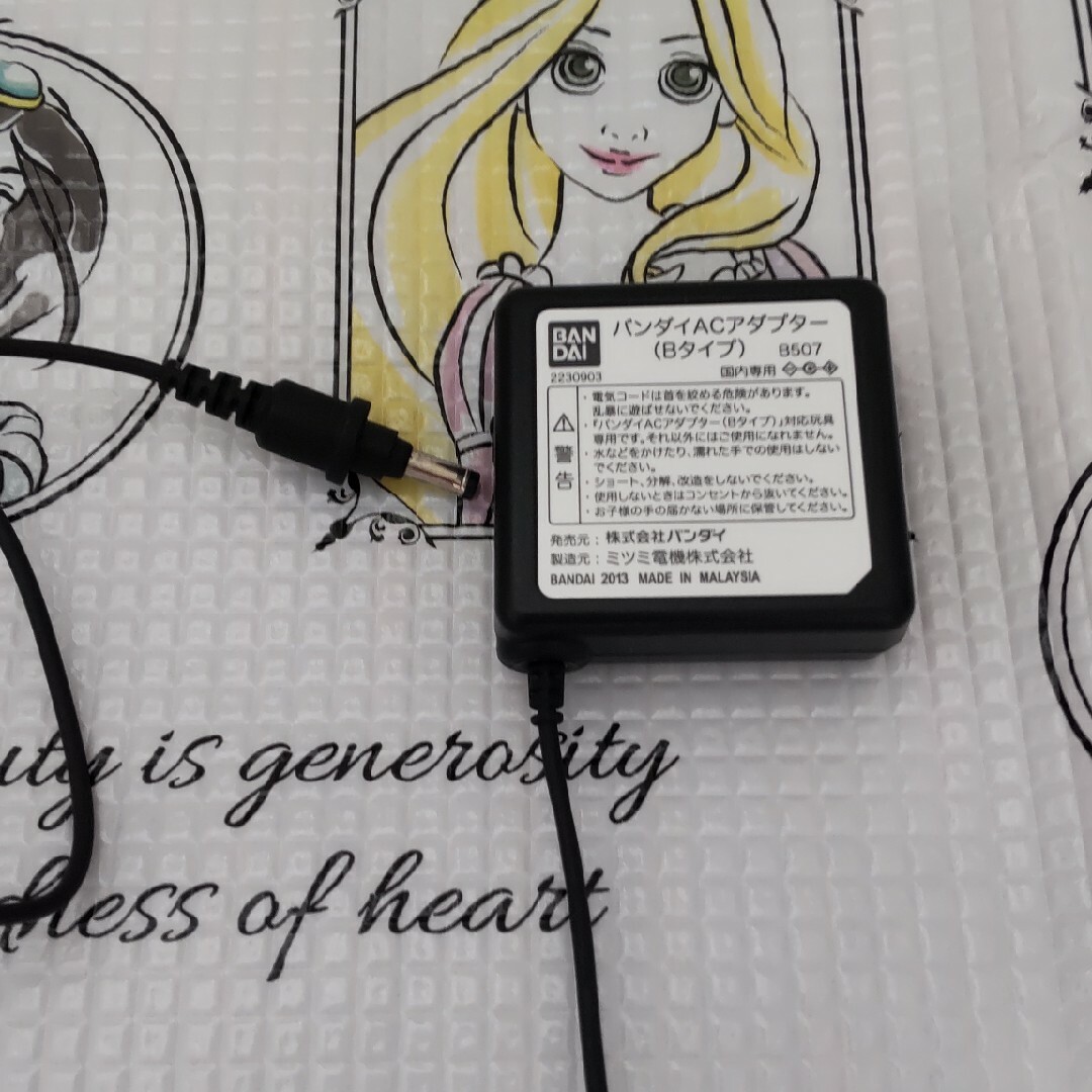 BANDAI(バンダイ)のバンダイACアダプター Bタイプ アンパンマン知育パッド キッズ/ベビー/マタニティのおもちゃ(知育玩具)の商品写真