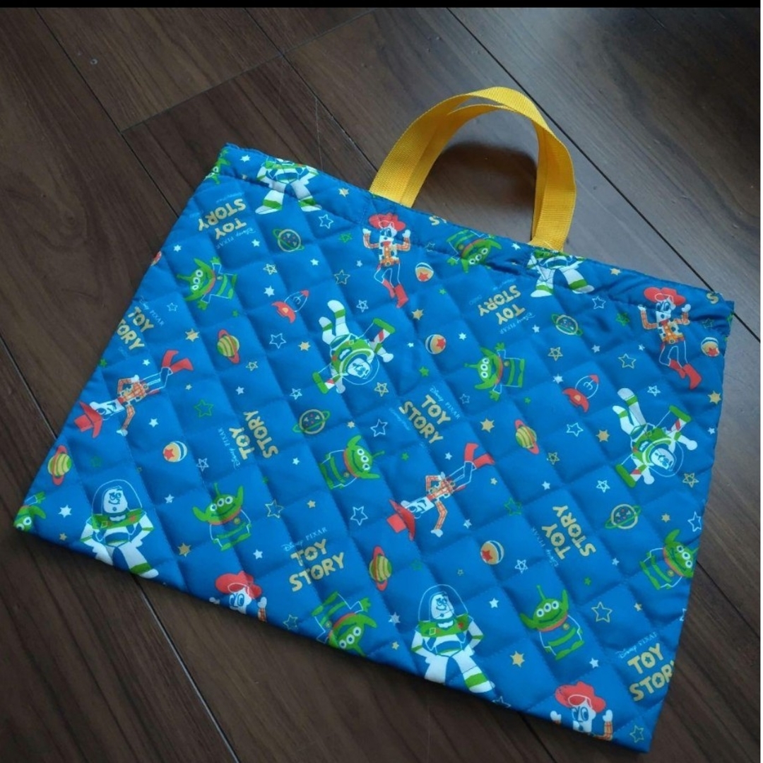 Disney(ディズニー)のDisney トイ・ストーリー キルト レッスンバッグ キッズ/ベビー/マタニティのこども用バッグ(レッスンバッグ)の商品写真