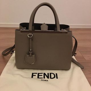 フェンディ(FENDI)のFENDI PETITE 2JOURS (ショルダーバッグ)