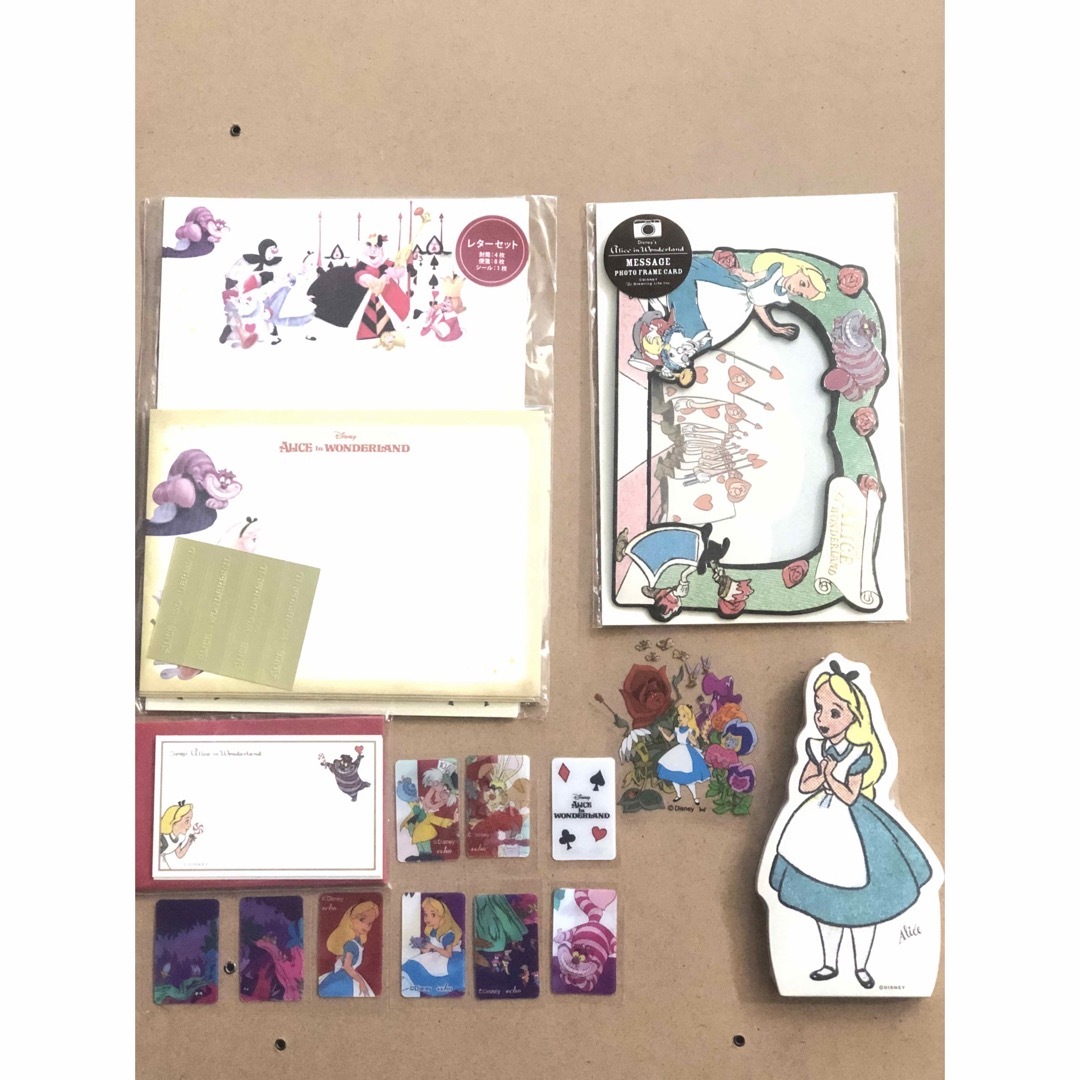 Disney(ディズニー)の新品 不思議の国のアリス ステーショナリーセット1 ハンドメイドの文具/ステーショナリー(カード/レター/ラッピング)の商品写真