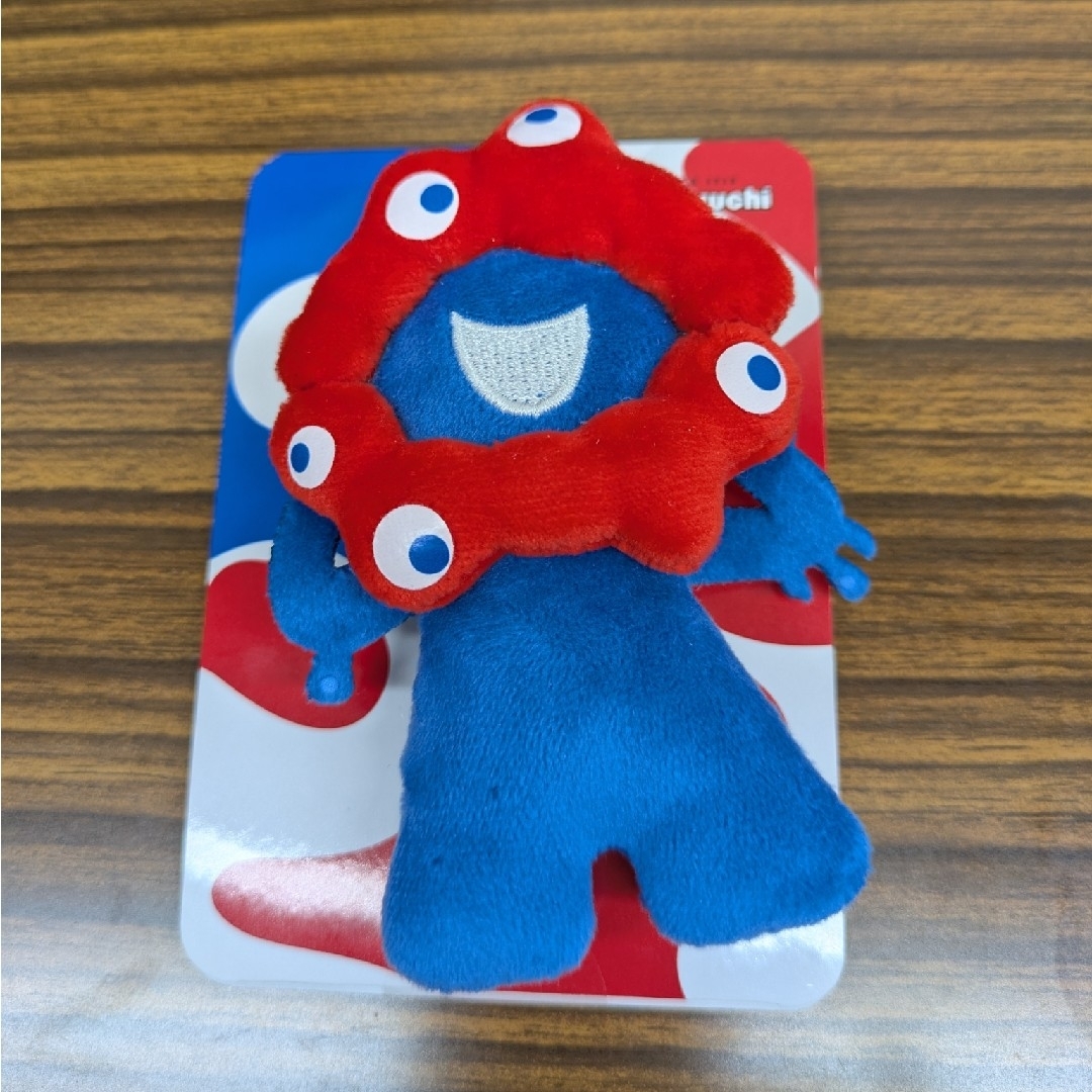 ミャクミャクぬいぐるみブローチ エンタメ/ホビーのおもちゃ/ぬいぐるみ(キャラクターグッズ)の商品写真