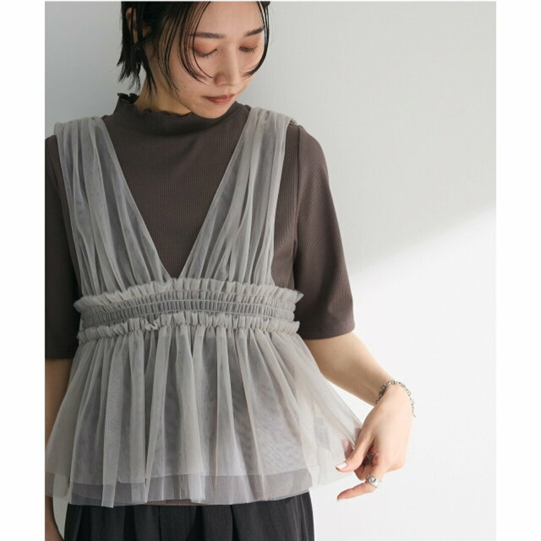 green parks(グリーンパークス)の【グレー】・ELENCARE DUE チュールシャーリングビスチェ レディースのトップス(ベスト/ジレ)の商品写真