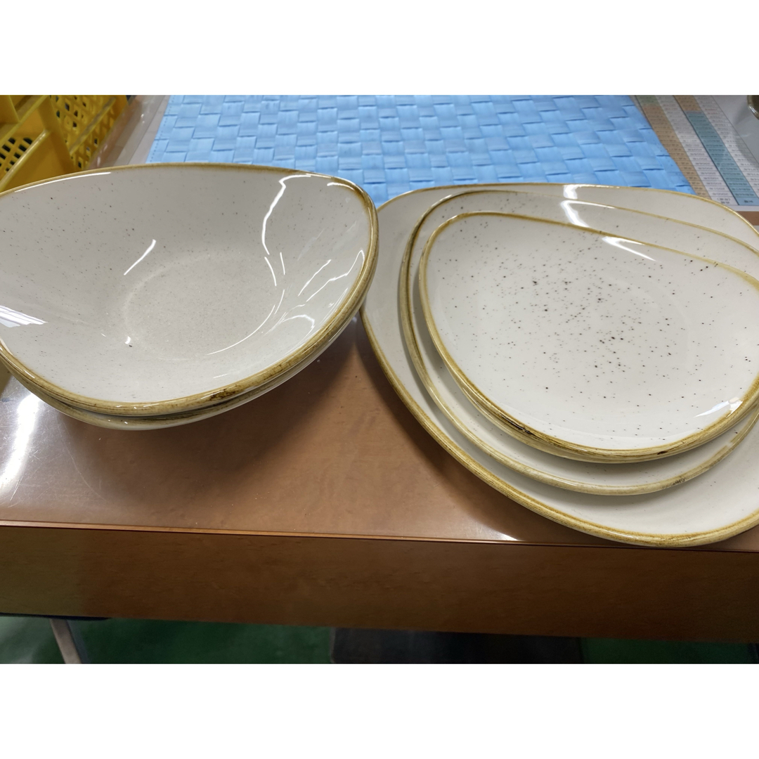 チャーチル皿セット 白 インテリア/住まい/日用品のキッチン/食器(食器)の商品写真