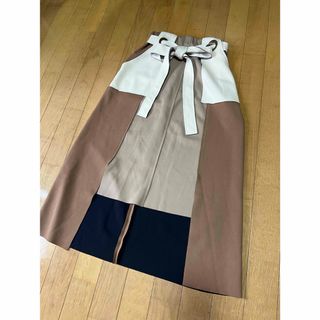 膝下スカート　キレイめ　Mサイズ