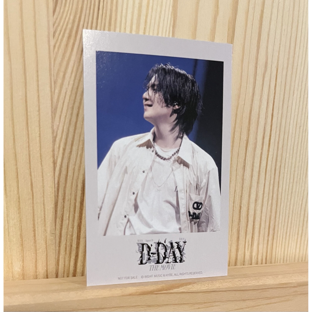 防弾少年団(BTS)(ボウダンショウネンダン)のBTS SUGA ユンギ D-day THE MOVIE ポップコーン特典トレカ エンタメ/ホビーのタレントグッズ(アイドルグッズ)の商品写真