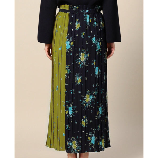 BEAUTY&YOUTH UNITED ARROWS(ビューティアンドユースユナイテッドアローズ)のBEAUTY &YOUTH フラワーラップスカートNAVY レディースのスカート(ロングスカート)の商品写真