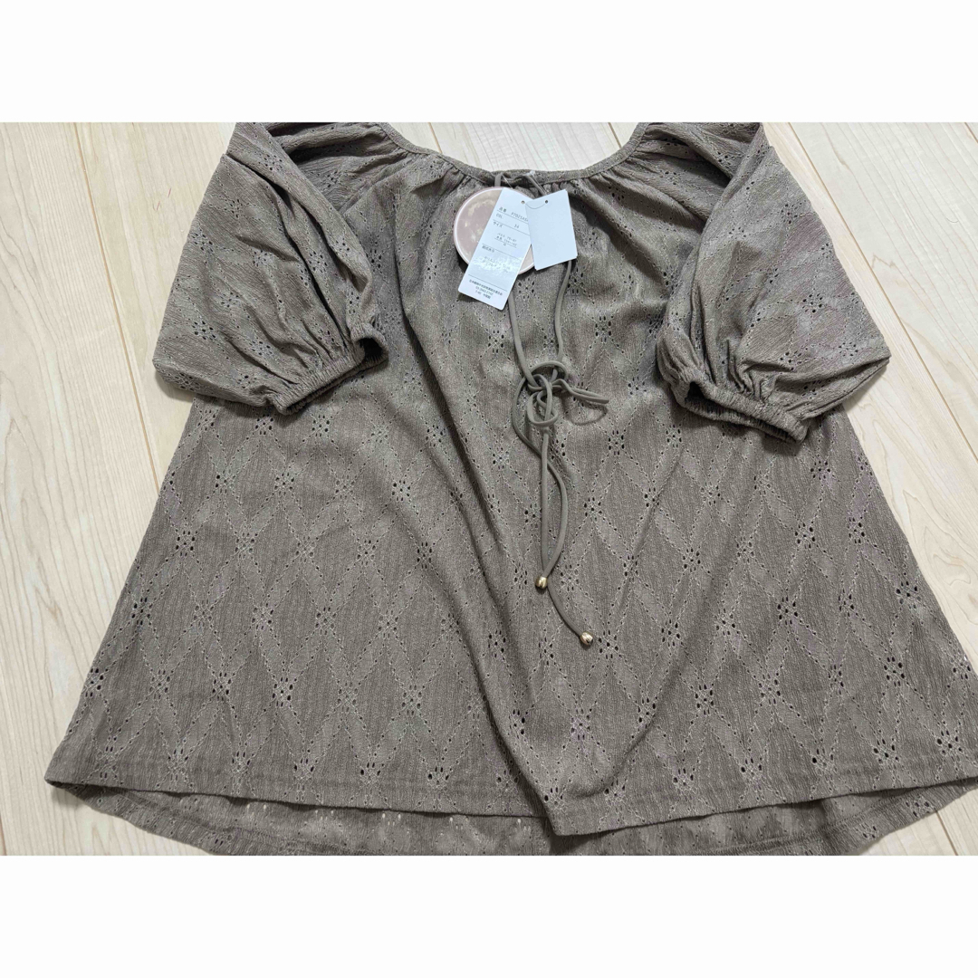 しまむら(シマムラ)のしまむら tal.by.yumi レースブラウス ブラウン M レディースのトップス(シャツ/ブラウス(長袖/七分))の商品写真