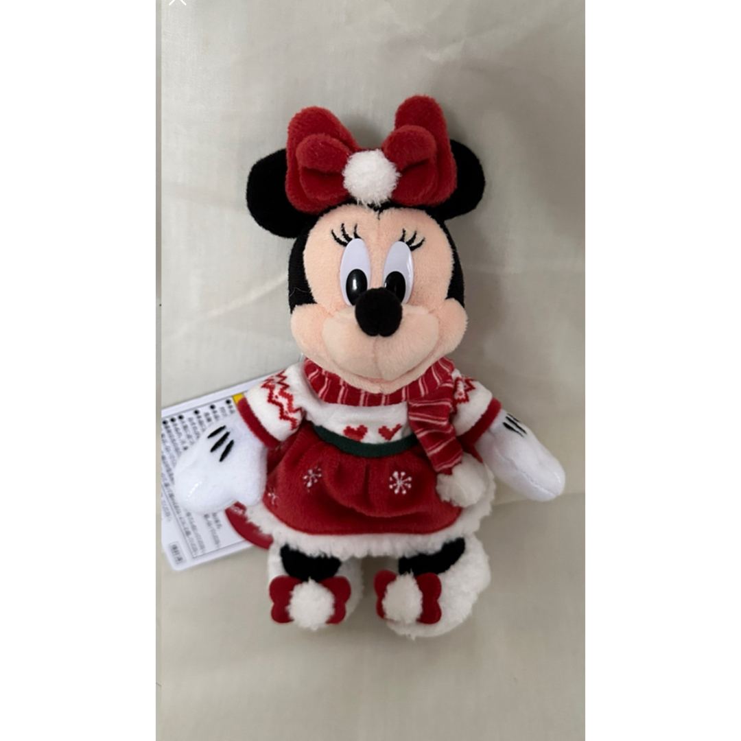 新品 ディズニークリスマス ぬいぐるみバッジ ミニー エンタメ/ホビーのおもちゃ/ぬいぐるみ(ぬいぐるみ)の商品写真