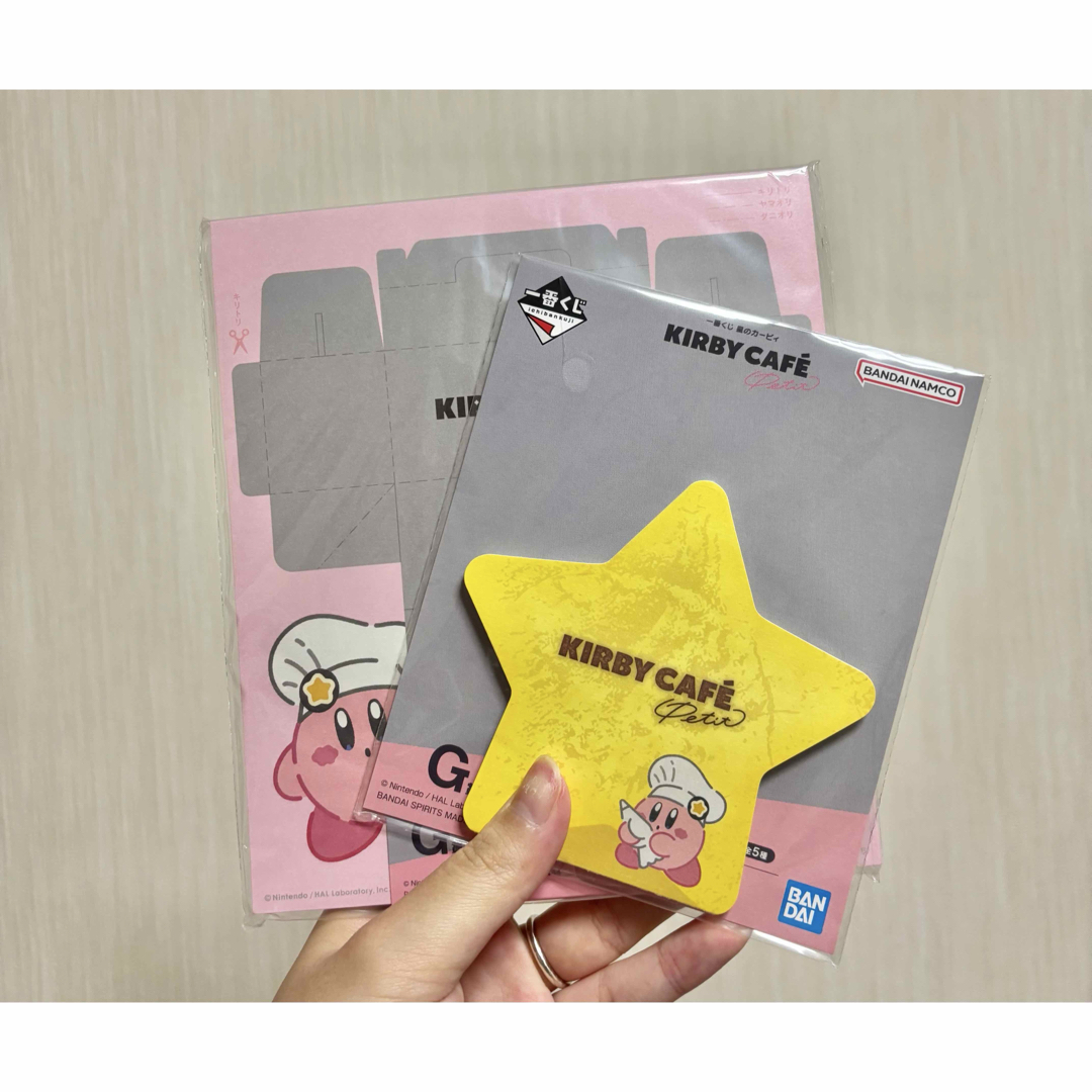 BANDAI(バンダイ)の一番くじ 星のカービィ カービィカフェ G賞 ステーショナリー メモ帳 2種 エンタメ/ホビーのおもちゃ/ぬいぐるみ(キャラクターグッズ)の商品写真