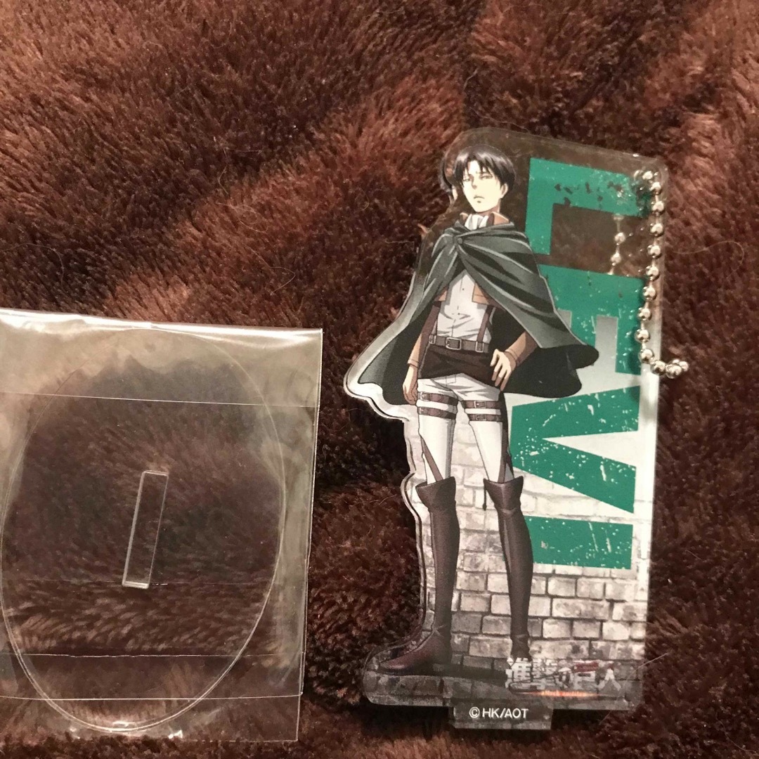 進撃の巨人 リヴァイ ステンディングアクリルキーホルダー エンタメ/ホビーのアニメグッズ(キーホルダー)の商品写真